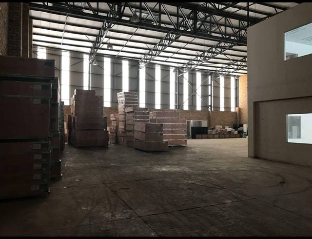 1,061M² WAREHOUSE TO LET IN NORTH RIDING